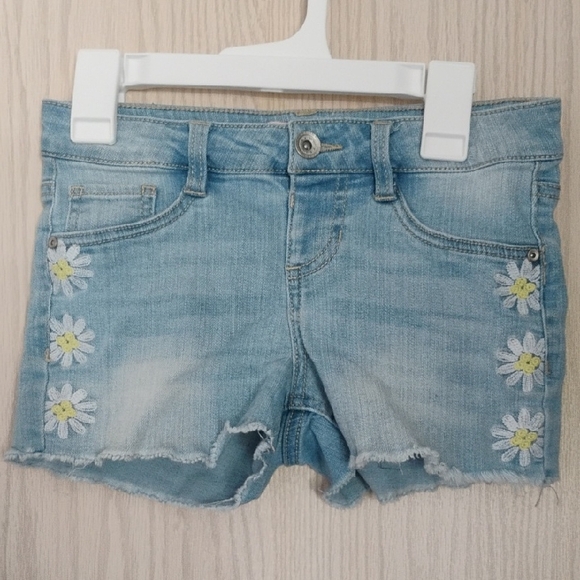Squeeze Other - Light Blue Denim Shorts with Daisy Embroidery